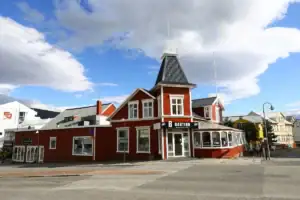 Červený městský dům v Reykjavíku, Island © bezKompasu