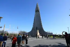 Hallgrímskirkja, hlavní kostel v Reykjavíku na Islandu © bezKompasu