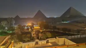 laserová show Sound and Light v areálu pyramid